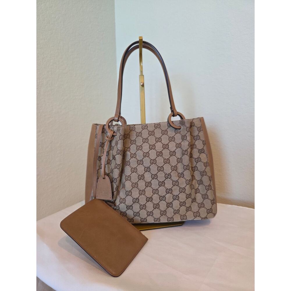 Gucci GG Canvas Supreme Tote Bag w/ Pouch Beige Brown Leather Shoulder - Picture 2 of 15